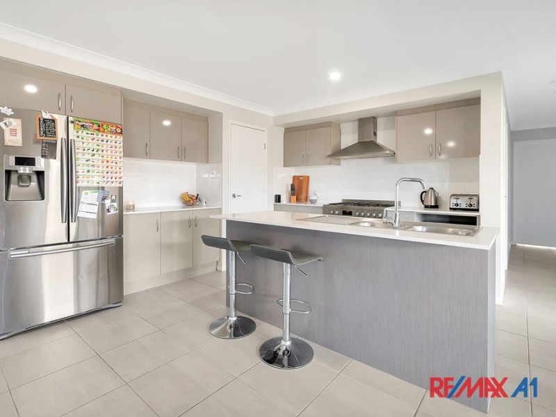 9 SIMPSON STREET, Collingwood Park QLD 4301