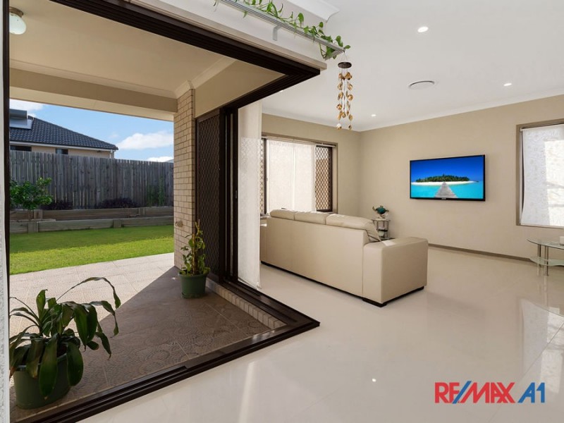 25 DREWETT AVENUE, Redbank Plains QLD 4301