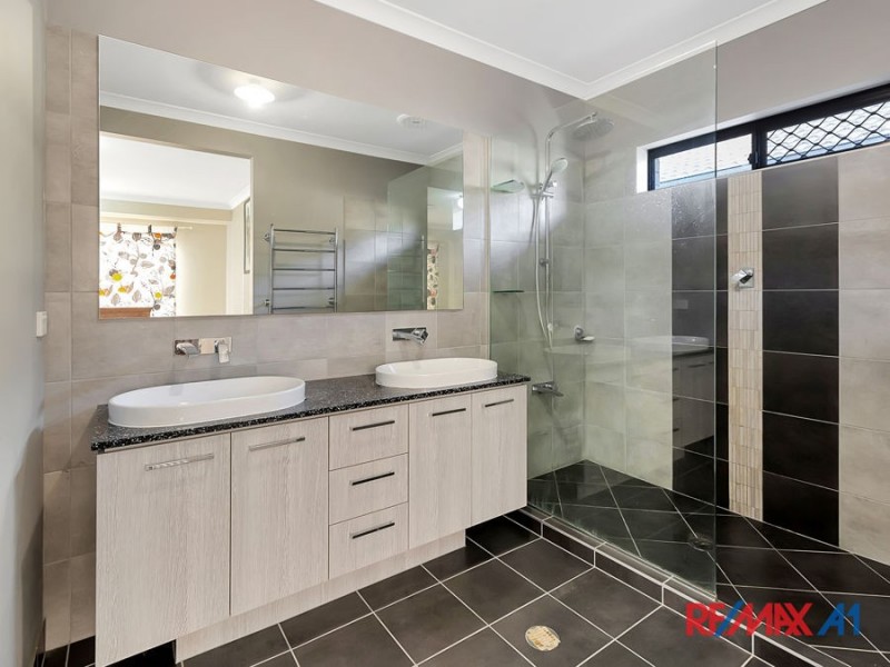 25 DREWETT AVENUE, Redbank Plains QLD 4301