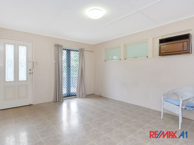 13 THOMPSON STREET, Bundamba QLD 4304