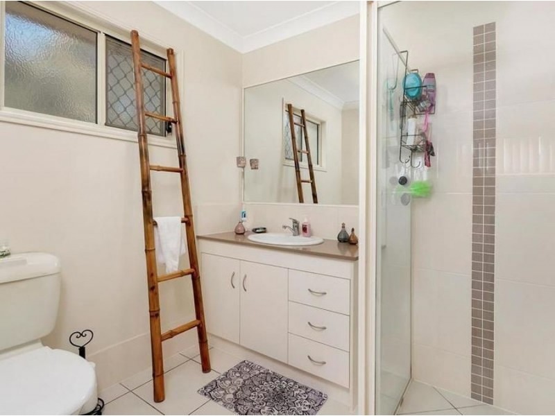 11 HEATHWOOD PLACE, Collingwood Park QLD 4301