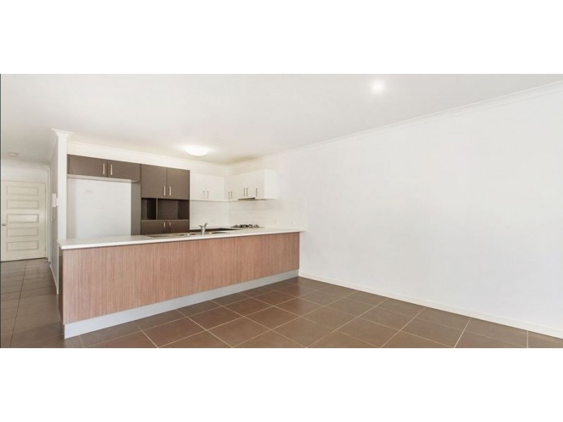 2 10-12 Montree Circuit, Kallangur QLD 4503