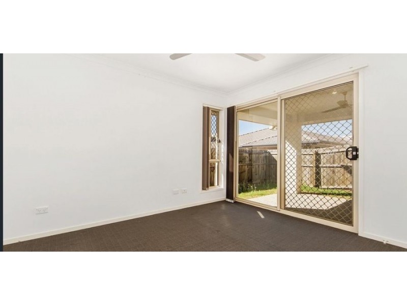 2 10-12 Montree Circuit, Kallangur QLD 4503