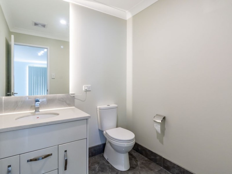 21 GLEN FAIRLIE AVENUE, Redbank Plains QLD 4301