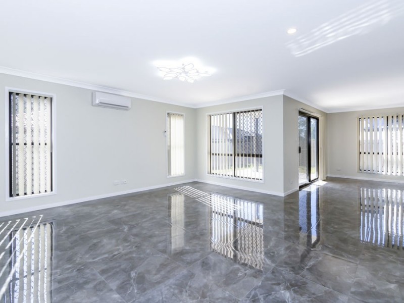 21 GLEN FAIRLIE AVENUE, Redbank Plains QLD 4301