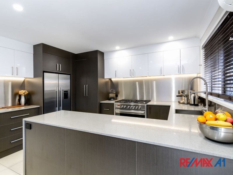 10 FERNDALE STREET, Boronia Heights QLD 4124