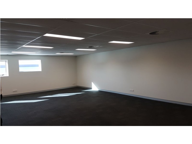 44 South Station Road, Booval QLD 4304