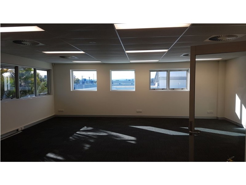 44 South Station Road, Booval QLD 4304