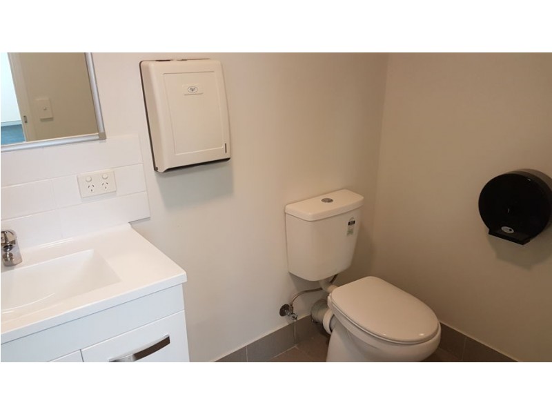 44 South Station Road, Booval QLD 4304