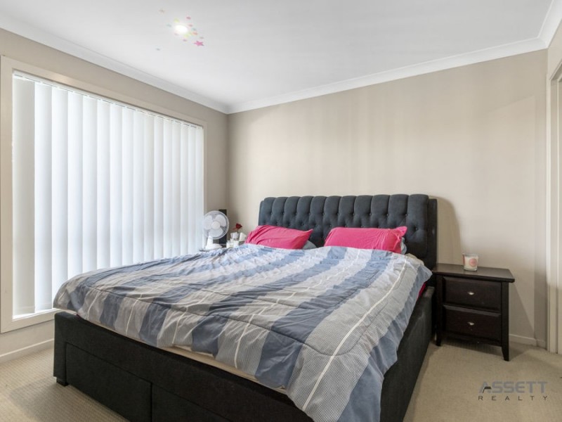 2/4 Lamington Drive, Redbank Plains QLD 4301