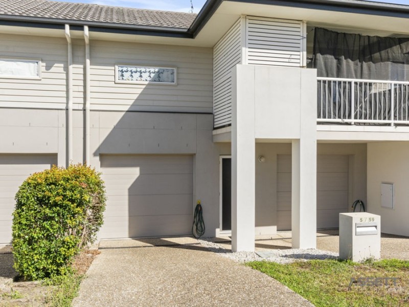 2/4 Lamington Drive, Redbank Plains QLD 4301