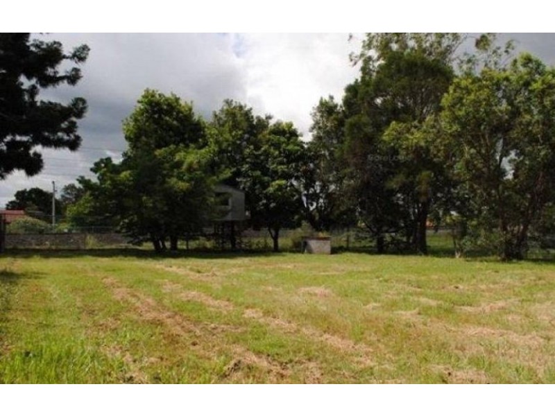 11 Verrall Street, Riverview QLD 4303