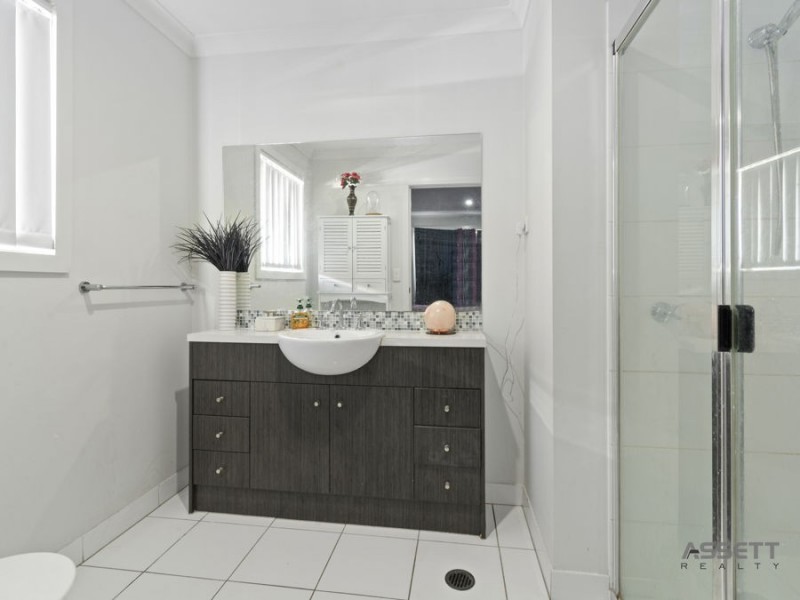 26 Cordeaux Crescent, Redbank Plains QLD 4301