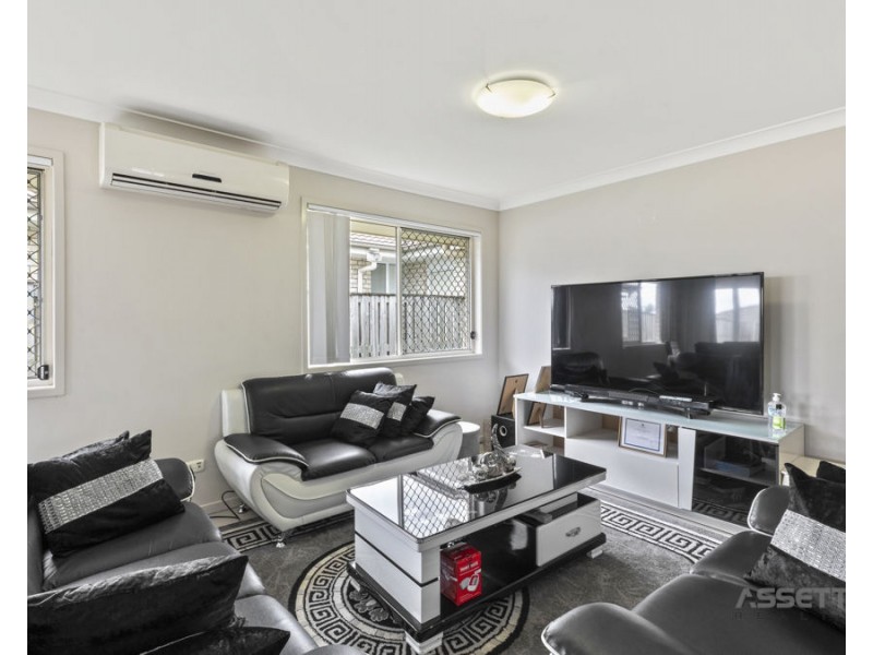 207 Cedar Road, Redbank Plains QLD 4301