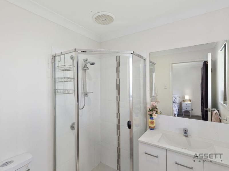 1 & 2/28 Kensei Street, Wyreema QLD 4352