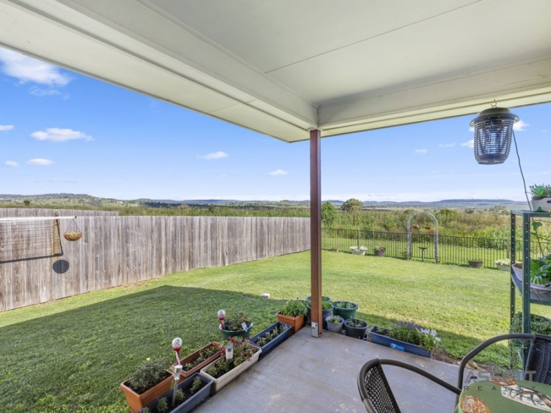 1 & 2/28 Kensei Street, Wyreema QLD 4352