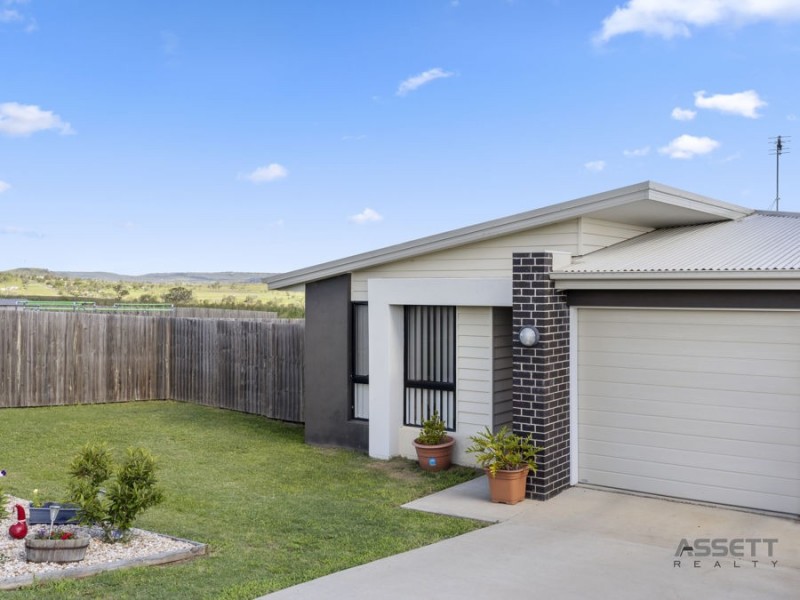 1 & 2/28 Kensei Street, Wyreema QLD 4352