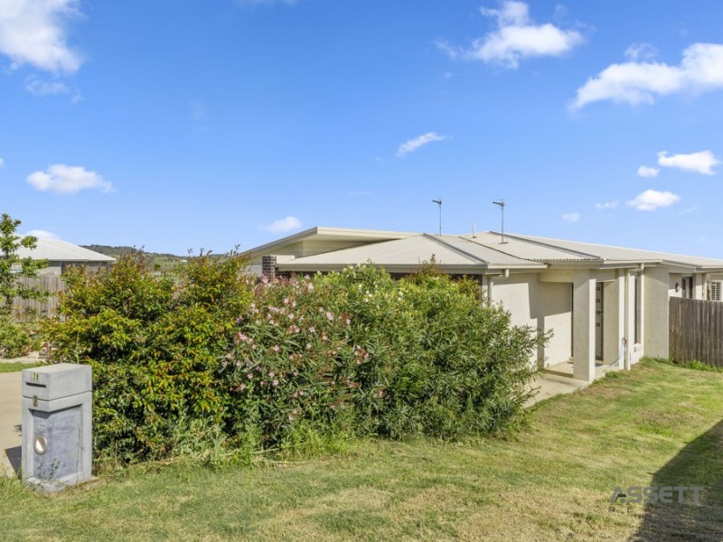 1 & 2/28 Kensei Street, Wyreema QLD 4352