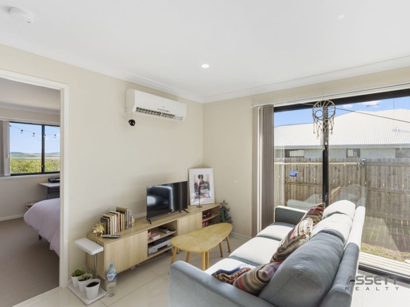 1 & 2/28 Kensei Street, Wyreema QLD 4352