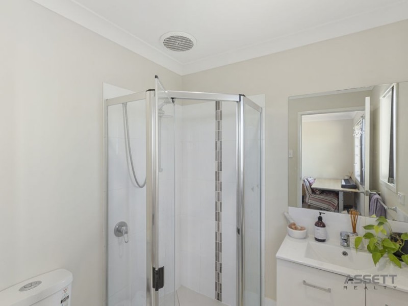1 & 2/28 Kensei Street, Wyreema QLD 4352