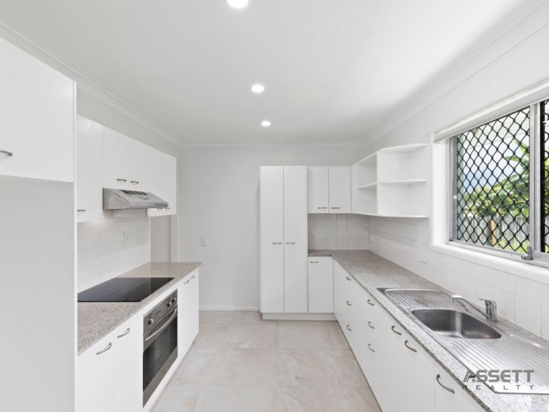 12 Worrell Street, Macgregor QLD 4109