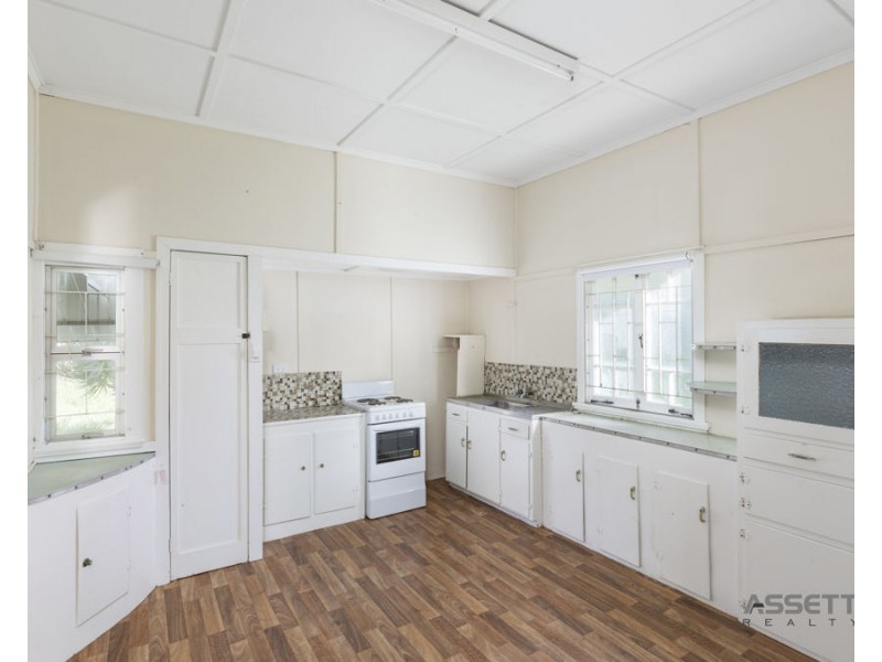 14 French Street, Booval QLD 4304