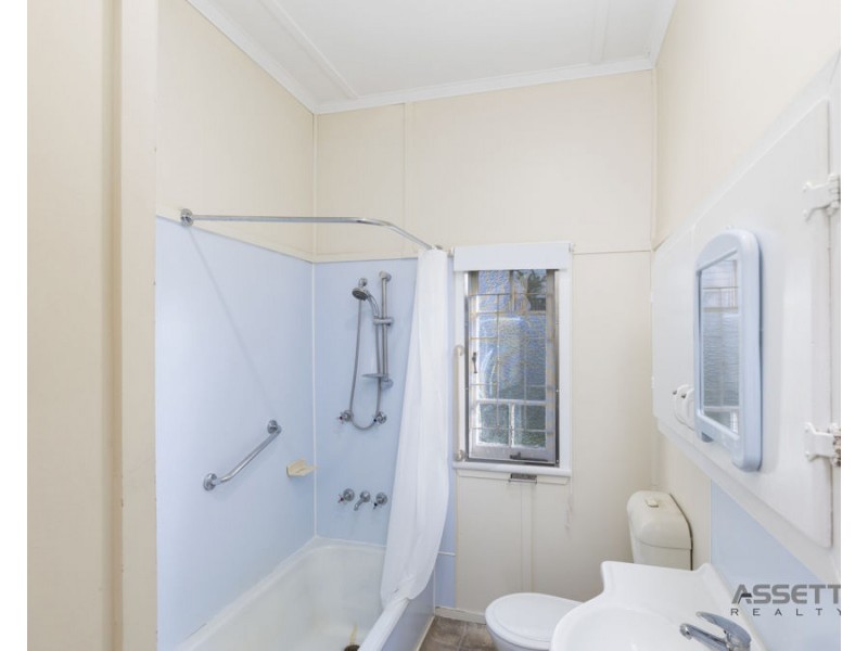 14 French Street, Booval QLD 4304