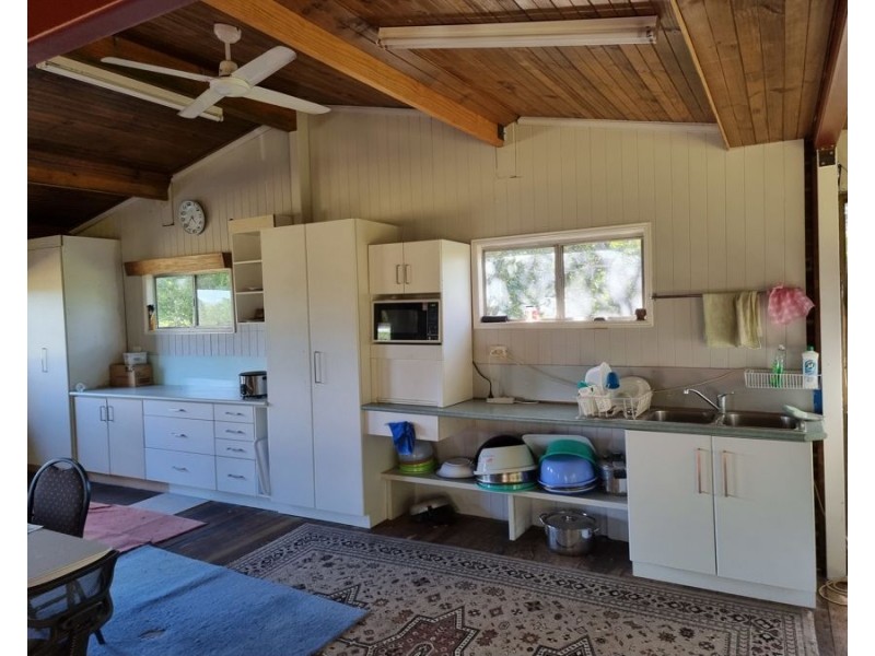 16 Kirk St, Bundamba QLD 4304