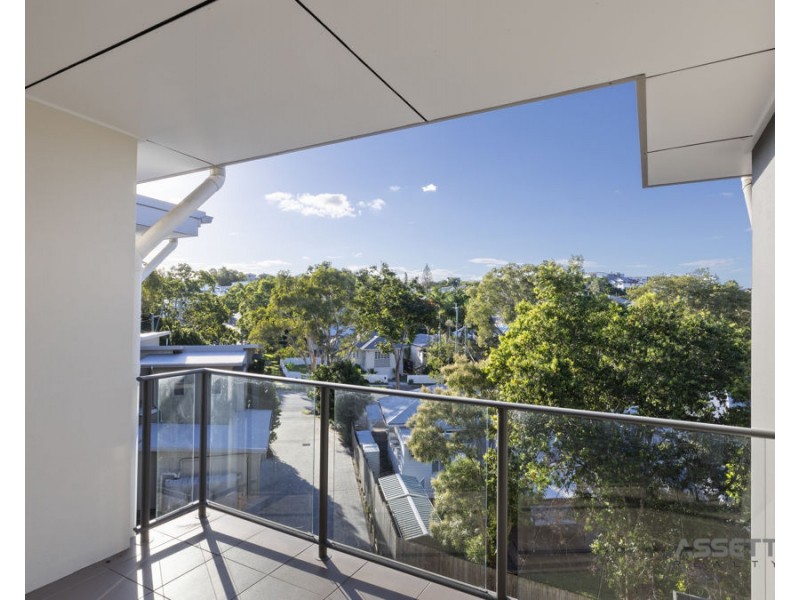 27/11 Riding Road, Hawthorne QLD 4171