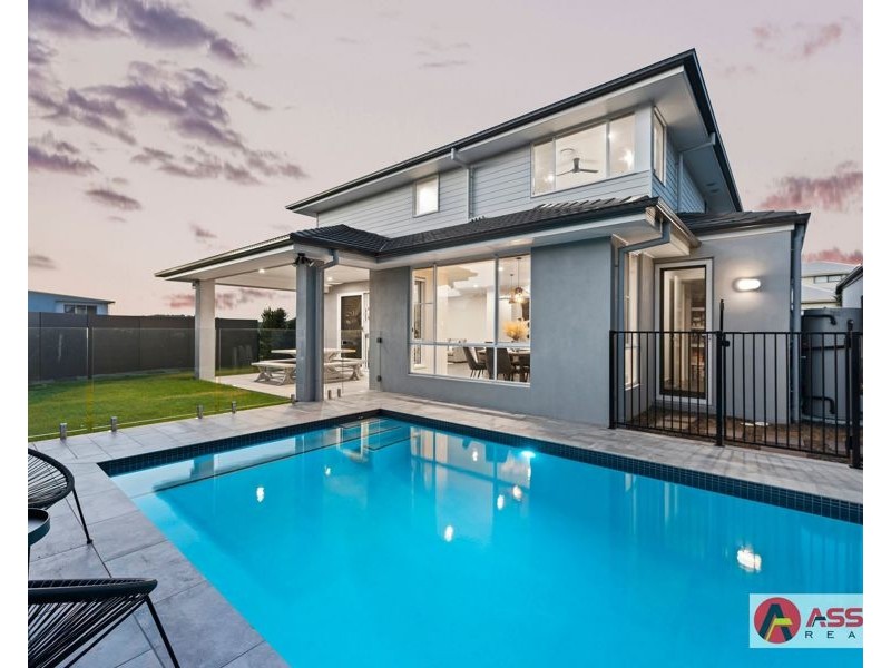 1 William Bay Court, South Ripley QLD 4306