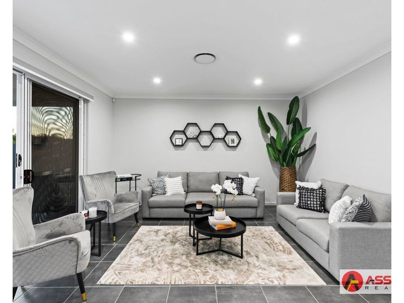 1 William Bay Court, South Ripley QLD 4306