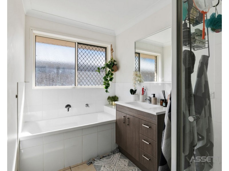 9 Bassett Lane, Rosewood QLD 4340