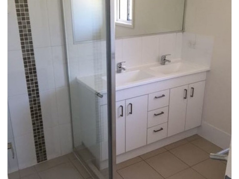 1 Monarch Street, Rosewood QLD 4340