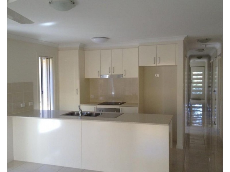 16 Kenneth Drive, Augustine Heights QLD 4300