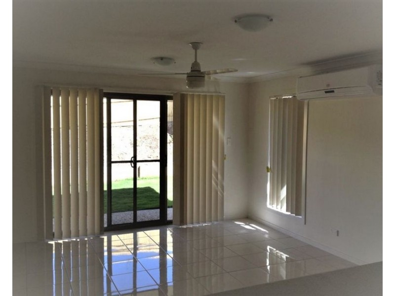 16 Kenneth Drive, Augustine Heights QLD 4300