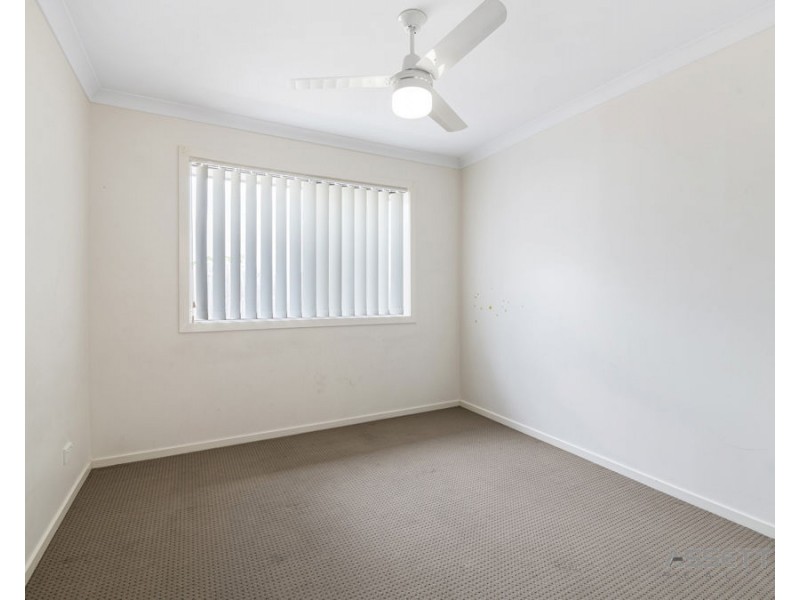 16 Kenneth Drive, Augustine Heights QLD 4300