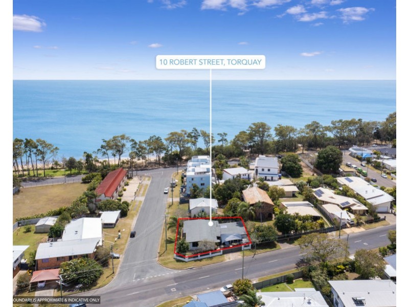 10 Robert Street, Torquay QLD 4655