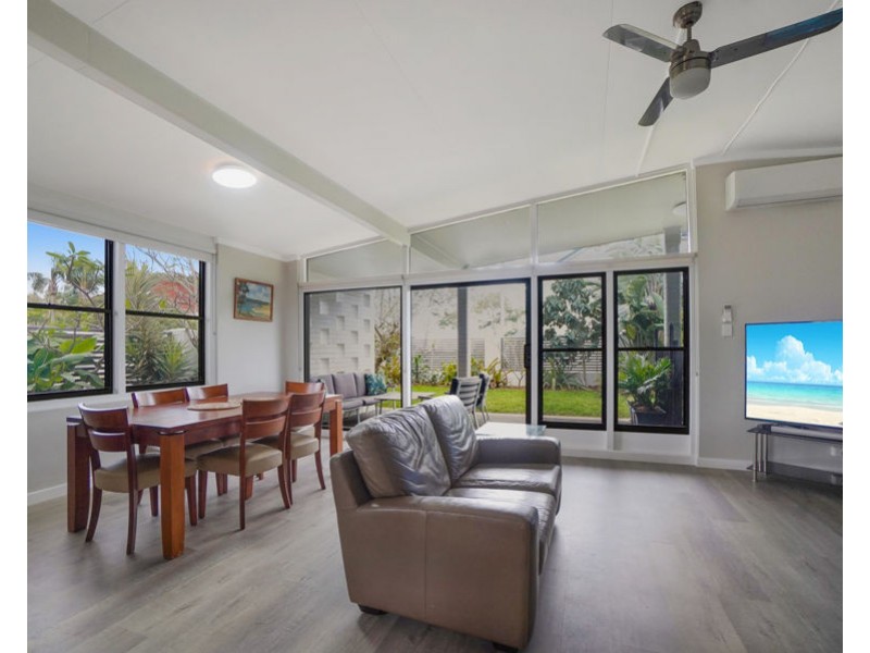 10 Robert Street, Torquay QLD 4655