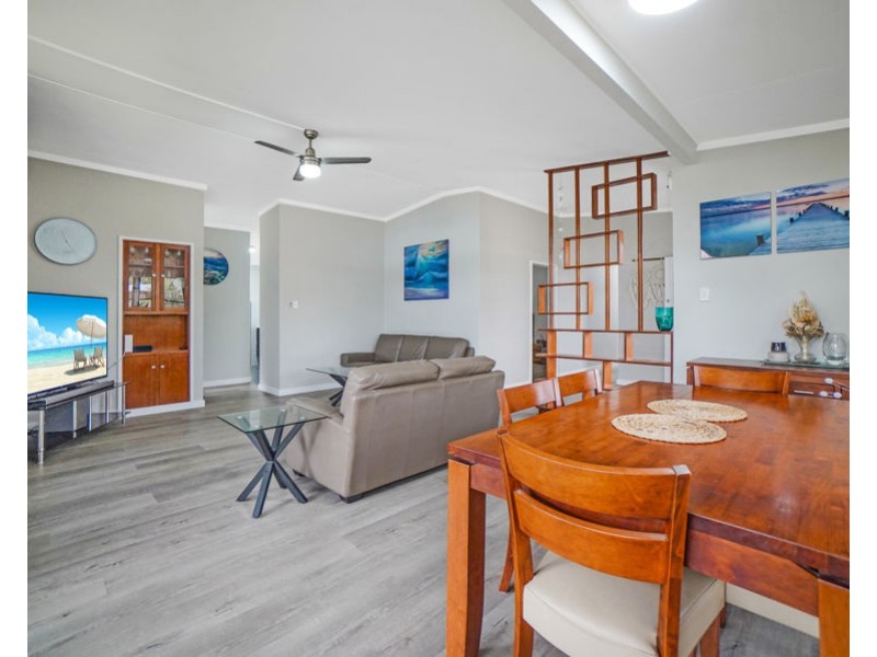 10 Robert Street, Torquay QLD 4655