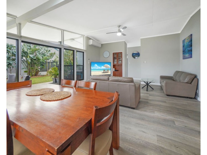 10 Robert Street, Torquay QLD 4655