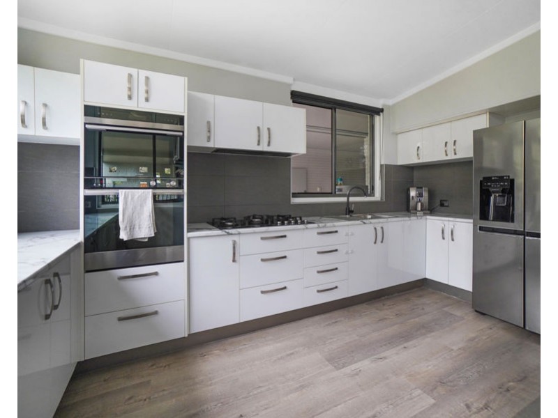 10 Robert Street, Torquay QLD 4655