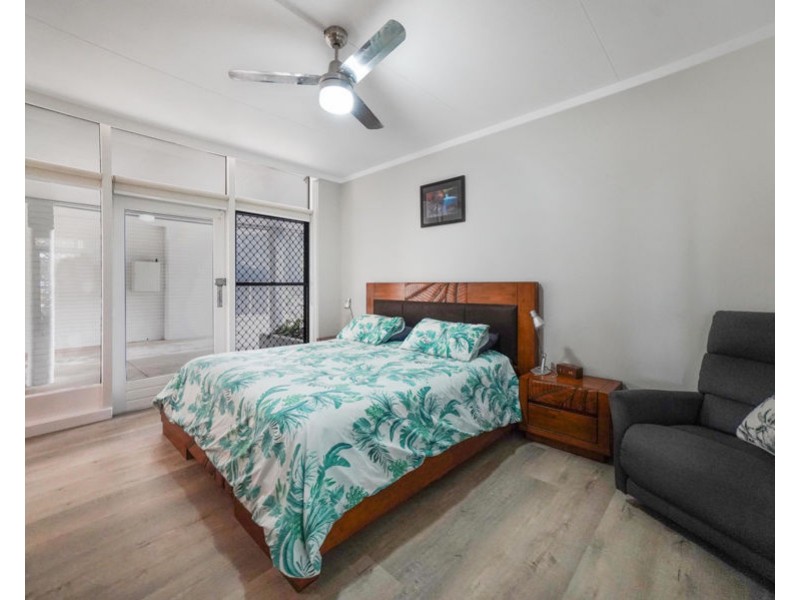 10 Robert Street, Torquay QLD 4655