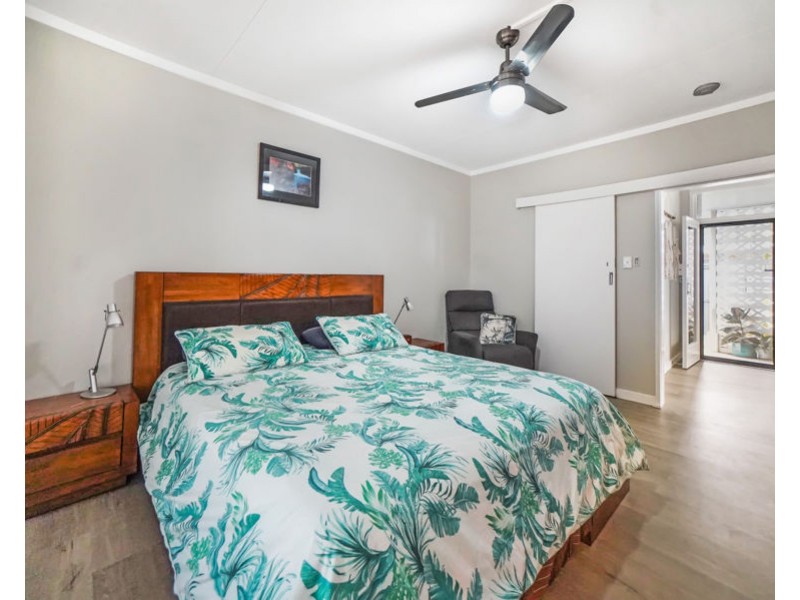 10 Robert Street, Torquay QLD 4655