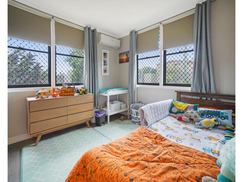 10 Robert Street, Torquay QLD 4655