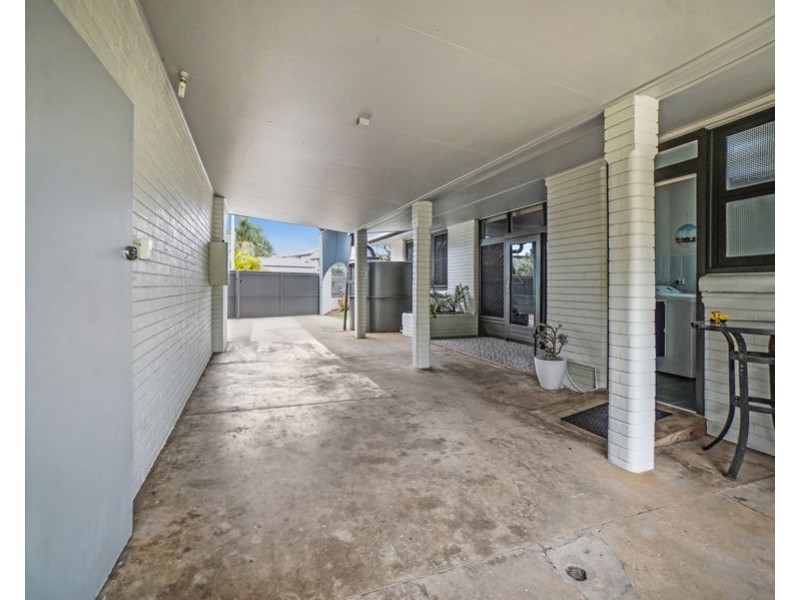 10 Robert Street, Torquay QLD 4655