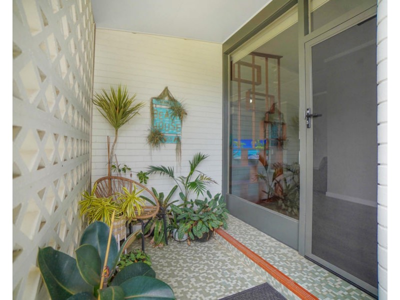 10 Robert Street, Torquay QLD 4655