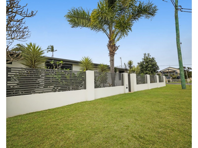 10 Robert Street, Torquay QLD 4655