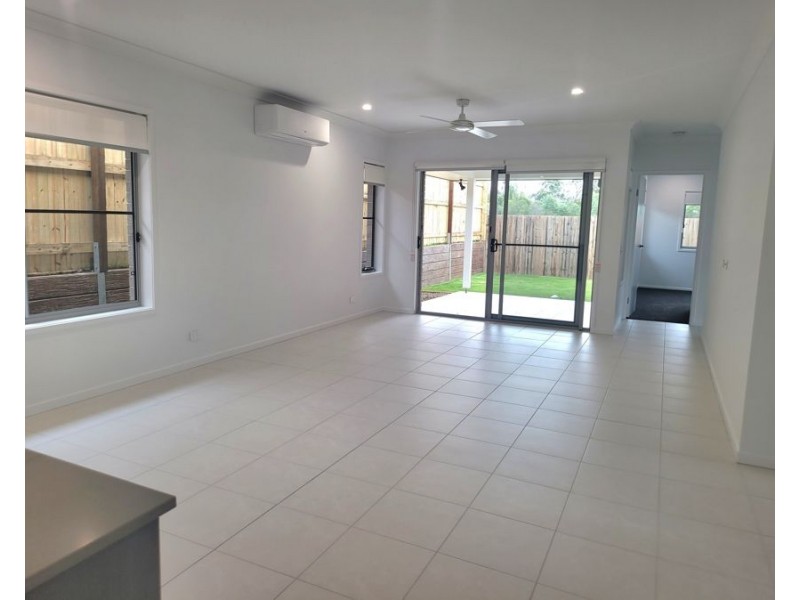 34 Lapwing Crescent, Bellbird Park QLD 4300