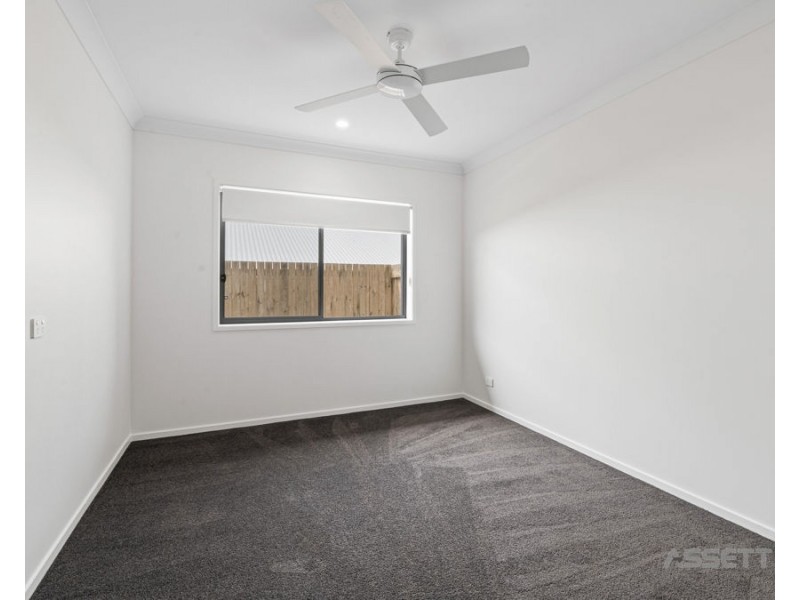 34 Lapwing Crescent, Bellbird Park QLD 4300