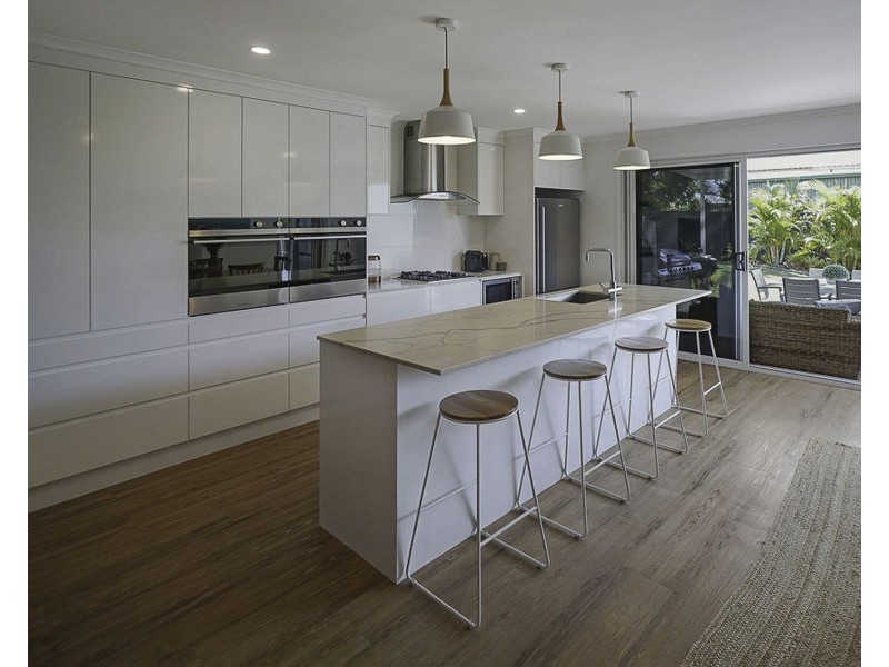 19 Churchill Street, Urangan QLD 4655